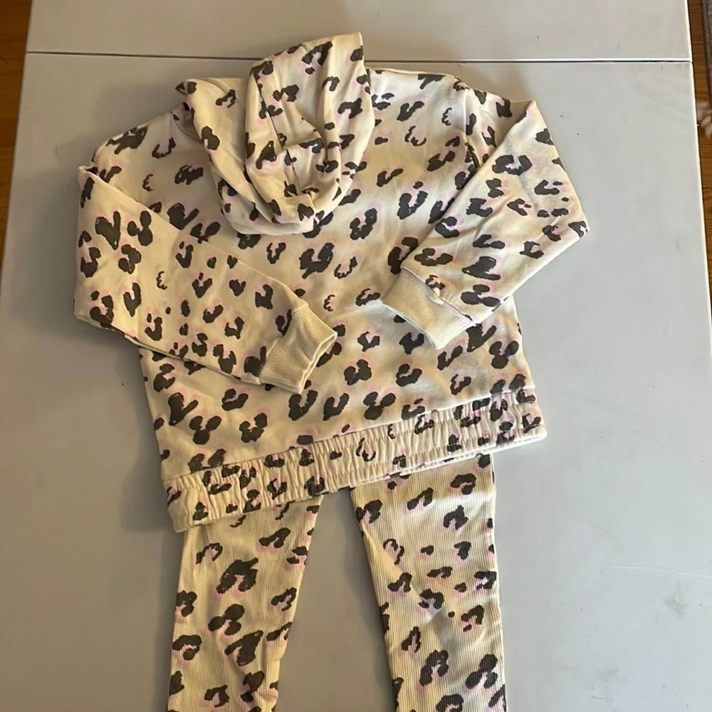 Cream leopard outfit- 127